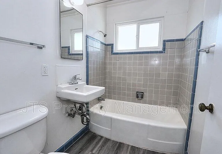 4439 V St #6 — Photo 35