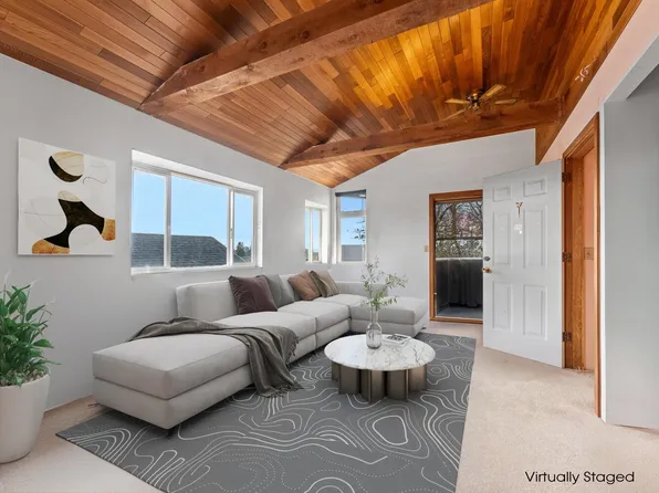 4535 Rupert St, Vancouver, BC V5R 2J4