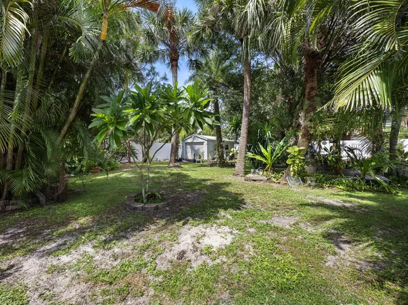 1079 SW Placetas Avenue, Port St Lucie, FL 34953