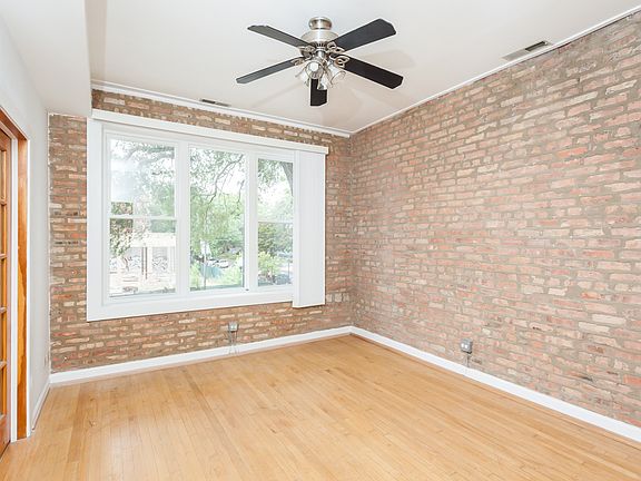 2nd image of 823 N Damen Ave APT 2F