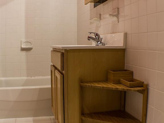 3rd image of 1029 Spruce St APT 206