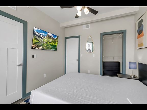 5th image of 36 E Utica St #1A
