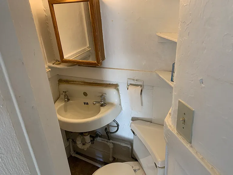 58 Anderson St #8 — Photo 3