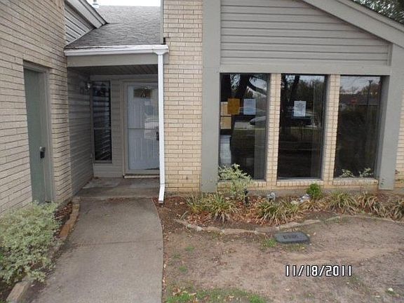 3rd image of 1875 Cliff View Dr