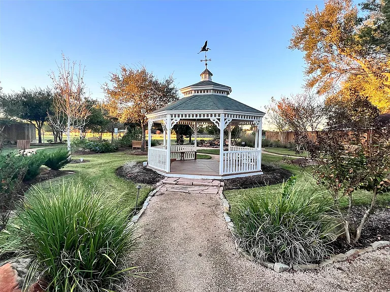19739 Moonhollow Dr — Photo 30