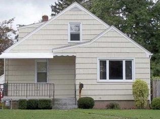 2402 Eastlawn Pkwy, Erie, PA 16510