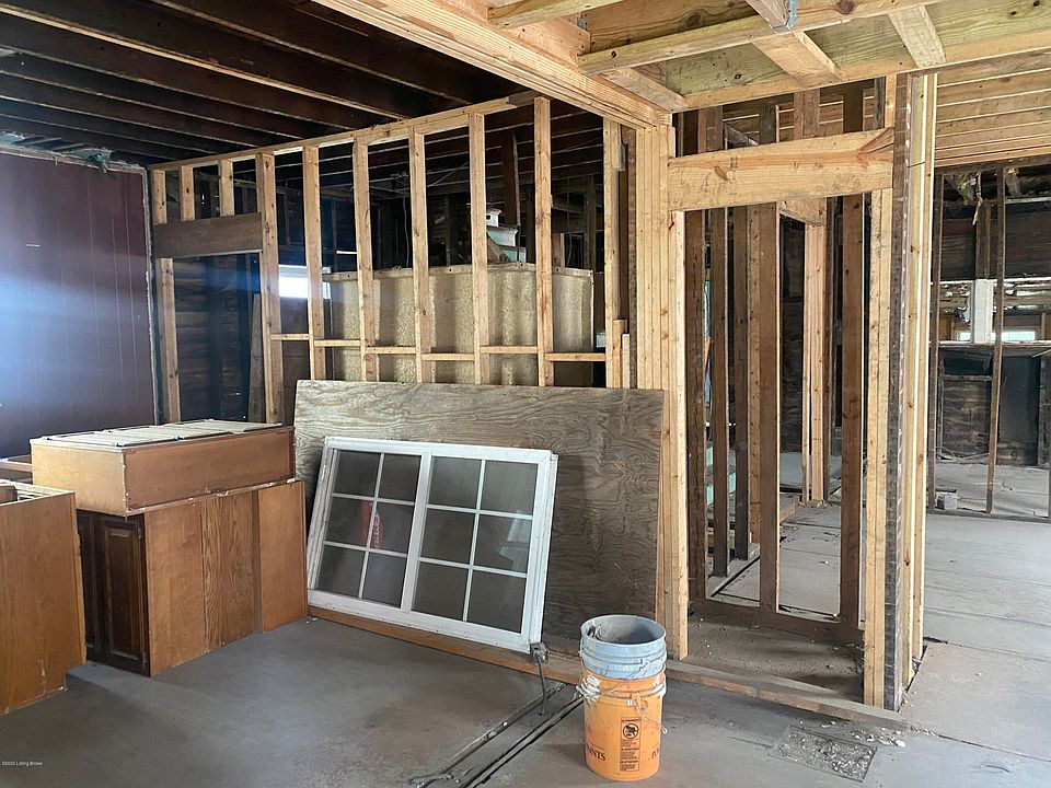 2nd image of 3243 Virginia Ave