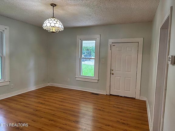 5th image of 2617 Belvedere Ave