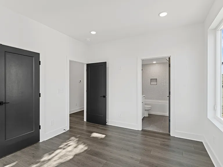 1729 Simpkins St — Photo 31