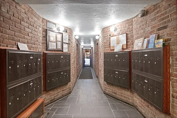 Sold by HomeDax Real Estate | media 8