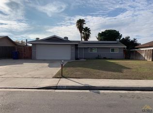 2705 Bladen St, Bakersfield, CA 93309