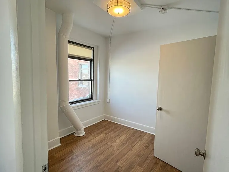 301 Main St — Photo 39