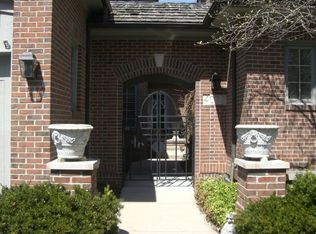 4072 Cranbrook Ct #1, Bloomfield Hills, MI 48301