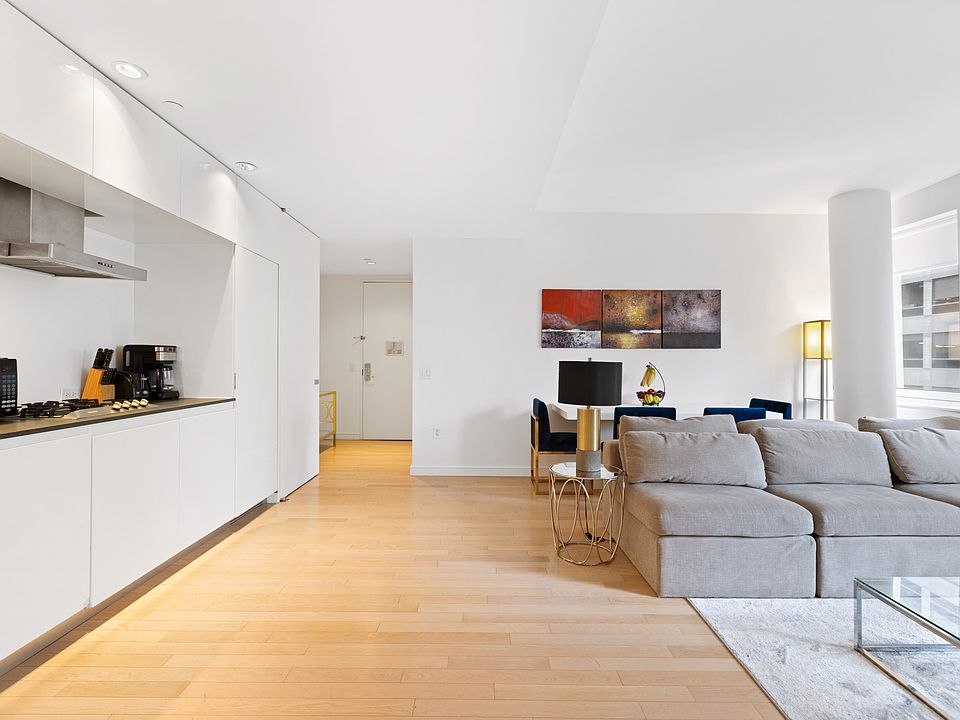 1st image of 70 W 45th St #35B