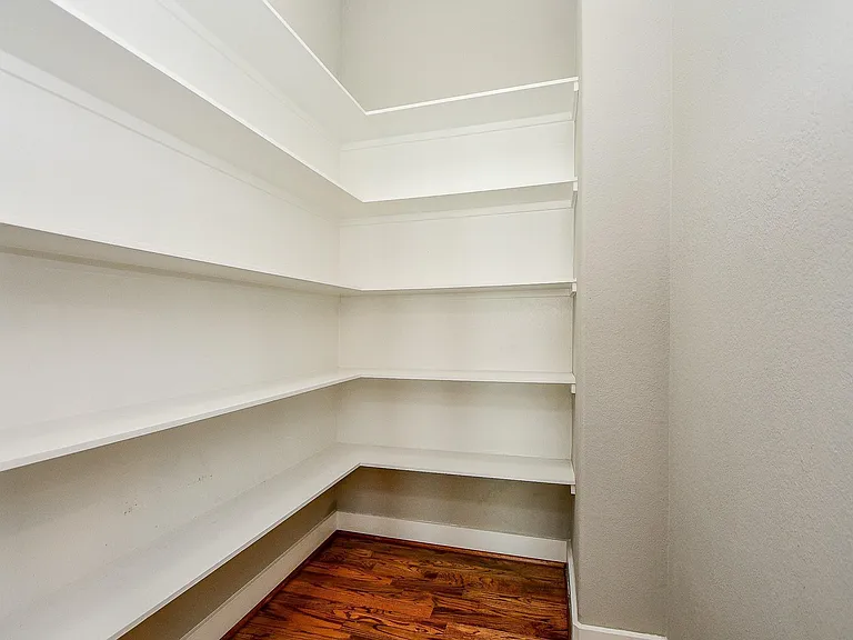 955 W 24th St #D — Photo 20