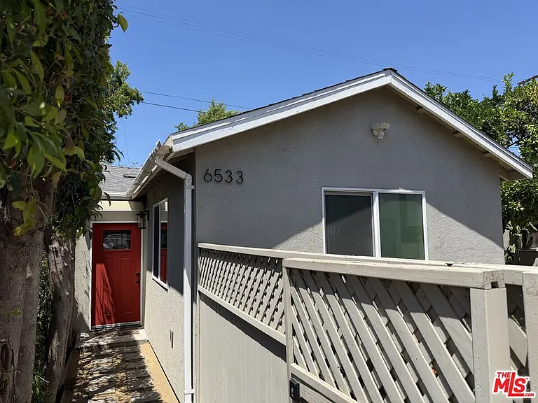 6533 Costello Ave — Photo 1