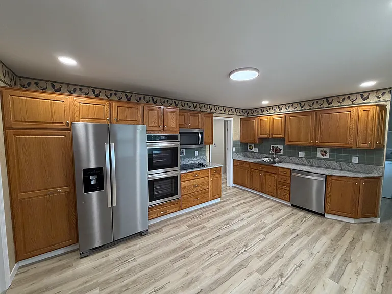 106 W Oak St — Photo 9
