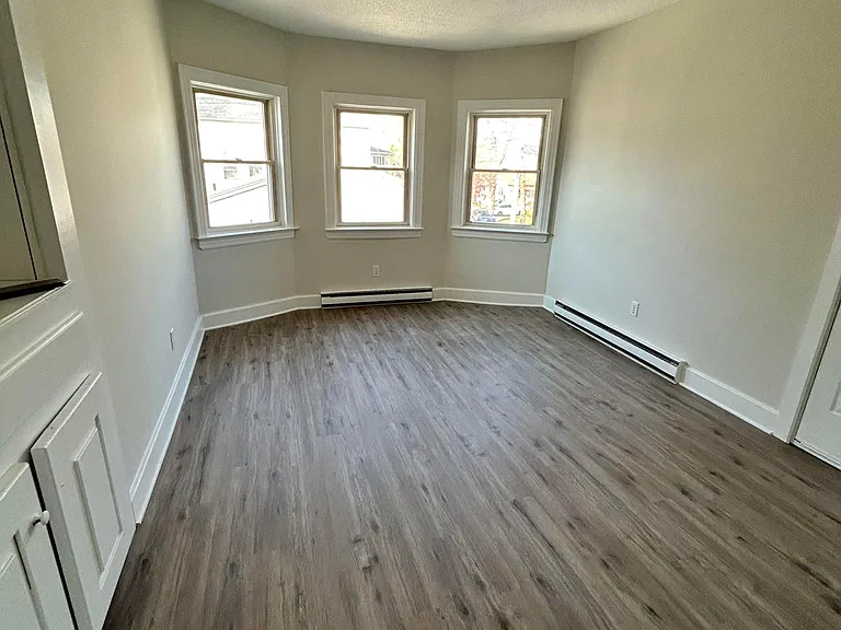 203 Clifton St #2 — Photo 6