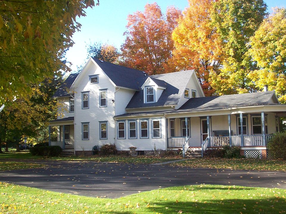 2nd image of 42 Railroad Mills Rd