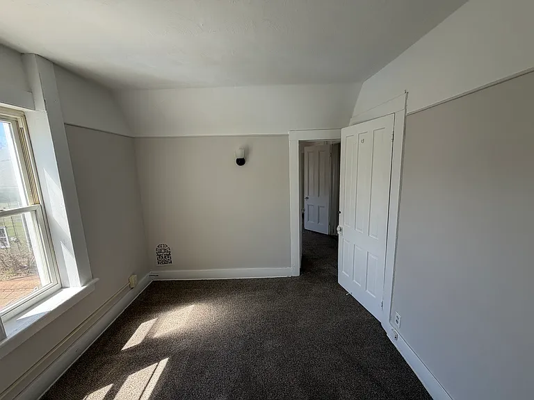 37 Laurel St #2 — Photo 13