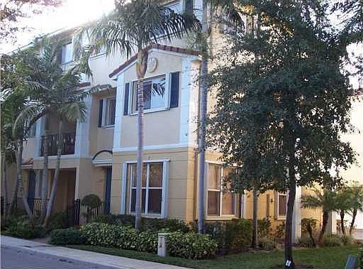 1st image of 2897 S Greenleaf Cir