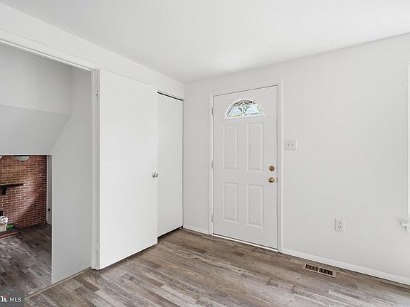 4th image of 25940 Largo Ct