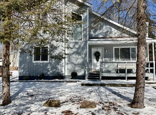 8963 Deerfield Rd, Tobyhanna, PA 18466