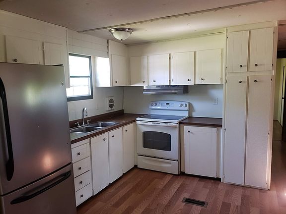 2nd image of 105 Mansion Cir