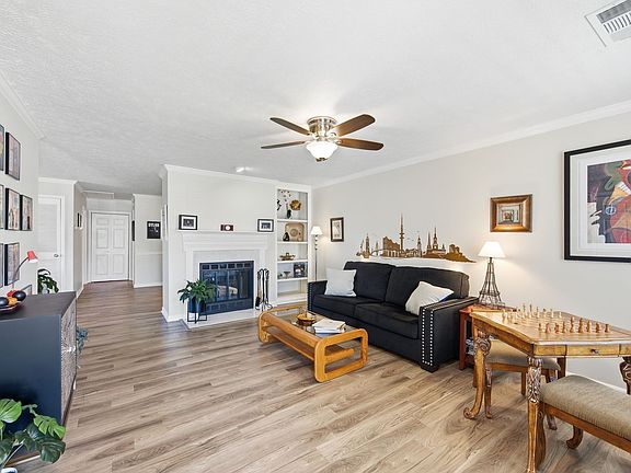 4th image of 326 Ash Forge Dr