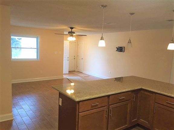 4th image of 408 Belmont Dr