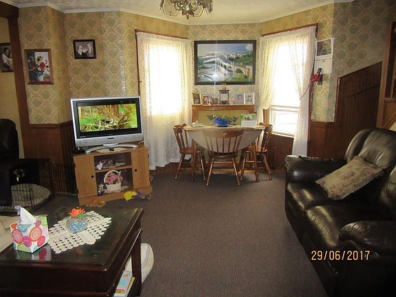 3rd image of 271 Phillips Ave
