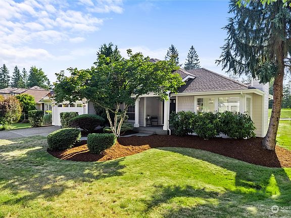 3rd image of 25619 Lake Wilderness Country Club Drive SE