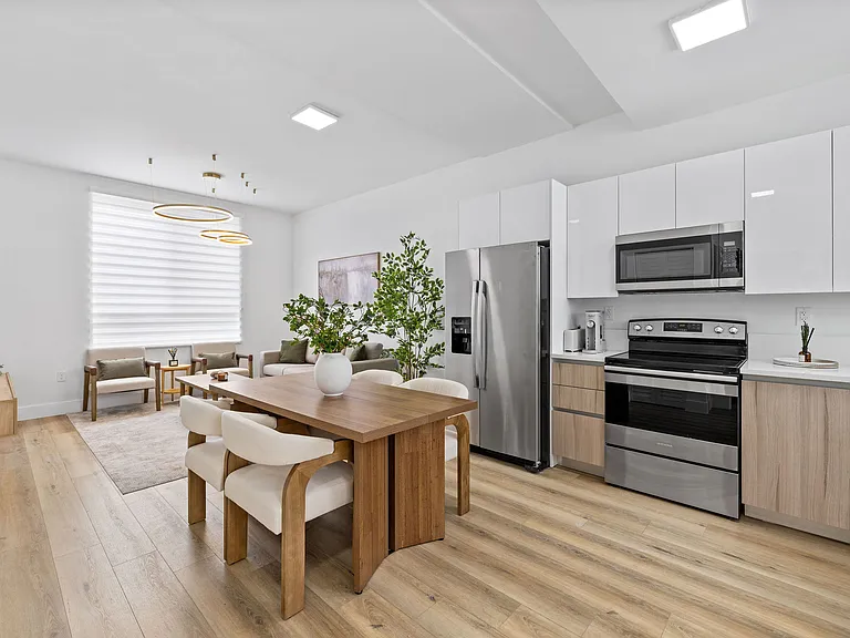 1542 NW 2nd St #209 — Photo 8