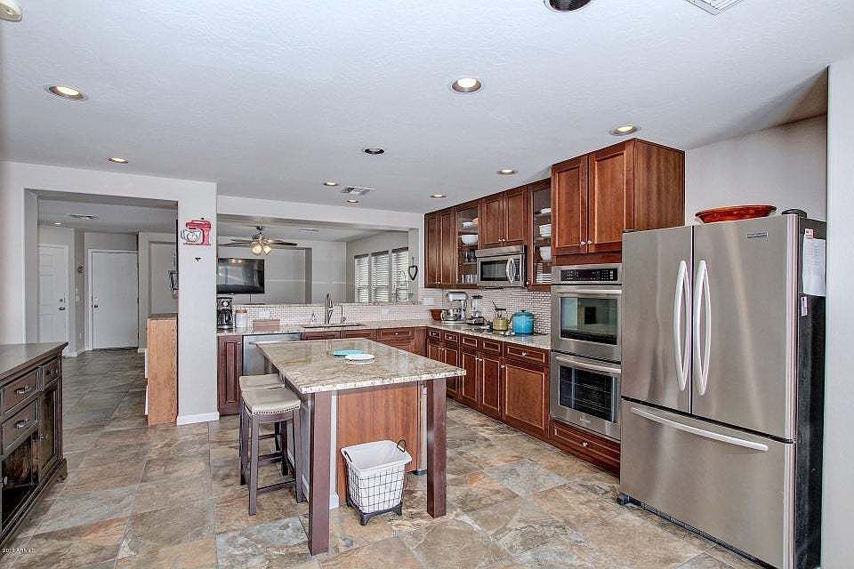 1st image of 40301 W Peggy Ct