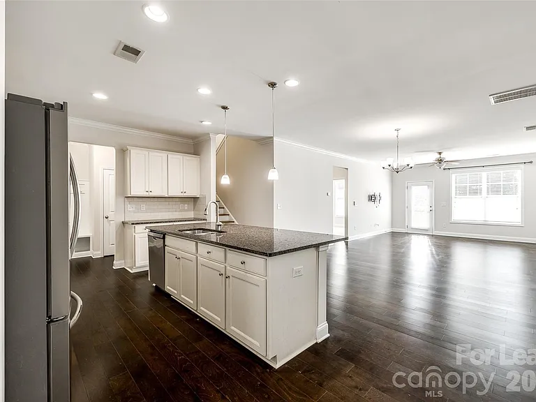 1412 Bramblewood Dr — Photo 5