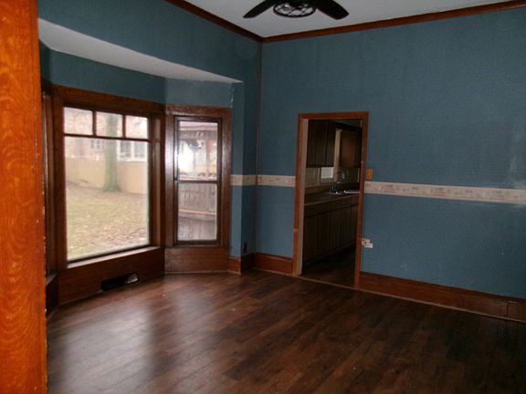 3rd image of 608 N Wasson St