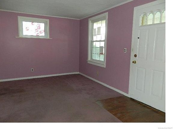 5th image of 121 Evelyn St