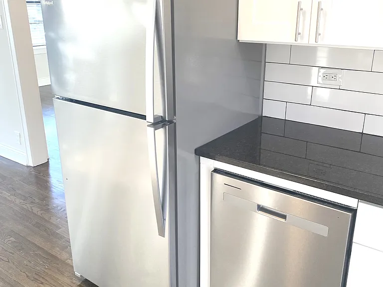 7239 N Sheridan Rd #2 — Photo 6