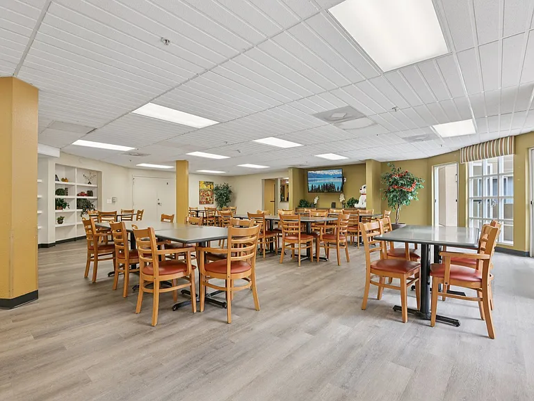 Huntington Plaza Senior Apartments — Photo 10