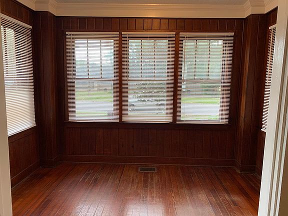 4th image of 2336 Ernest St