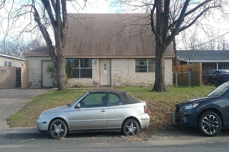 1st image of 604 W Grady Dr