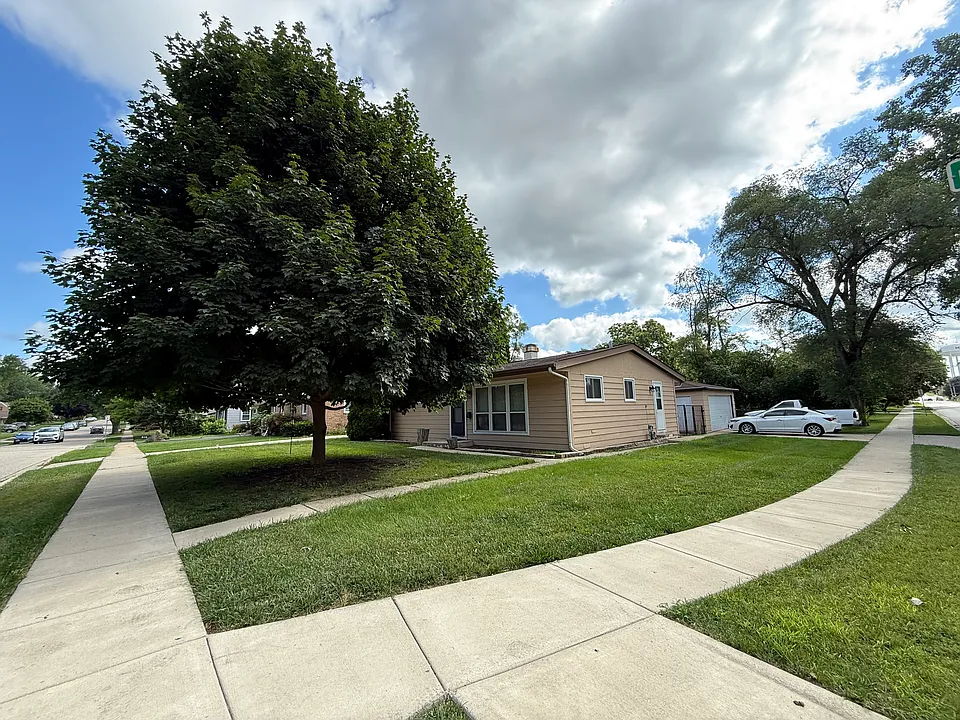 203 N Prairie Ave