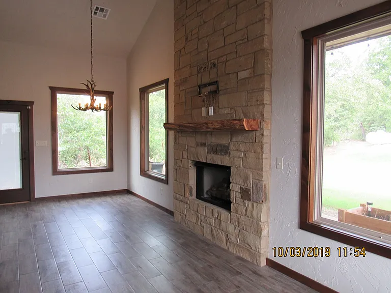 521 NW Eagles Landing Pl — Photo 2