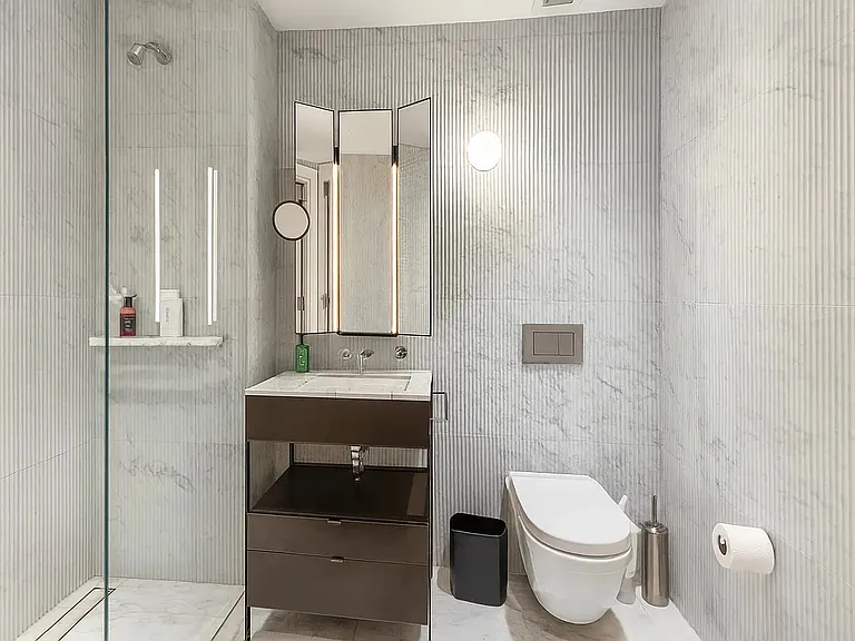 135 E 47th St #5G — Photo 5