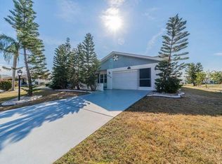 325 Club Manor Dr, Sun City Center, FL 33573