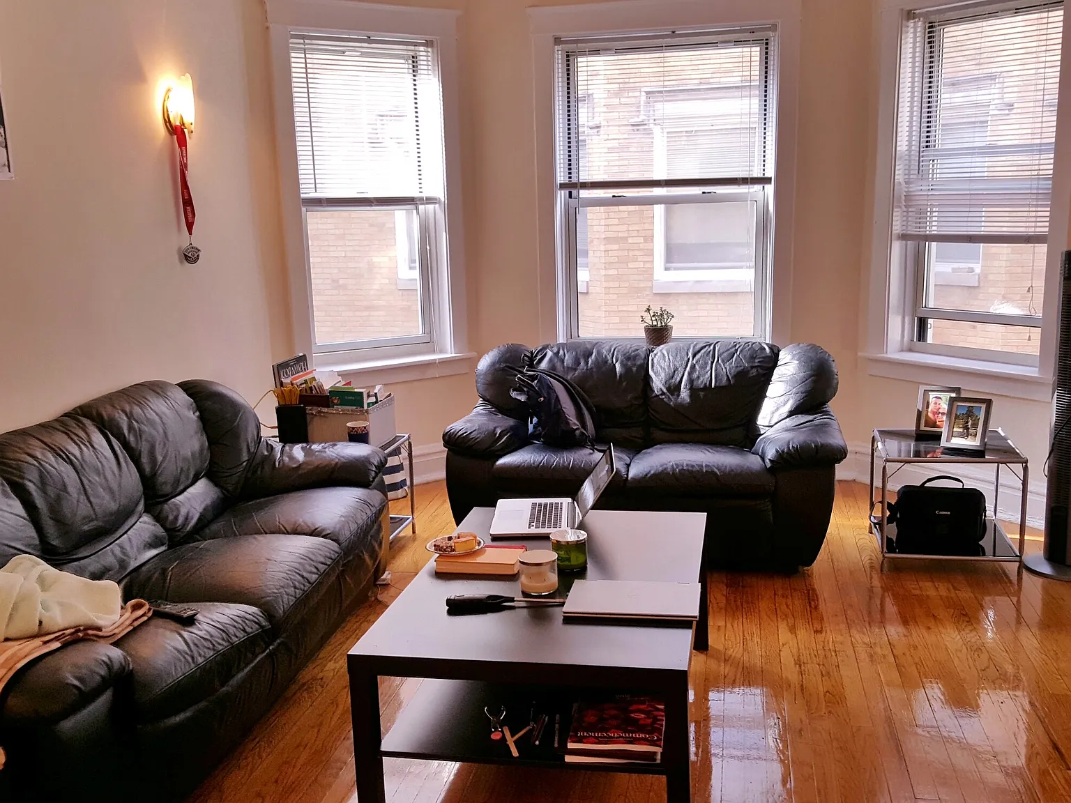 Now!! Wow! Lovely Updated 1 Bed / Dishwasher / Hwf / Free Ht! — Photo 1