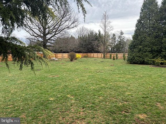 3rd image of 20 Minnick Rd