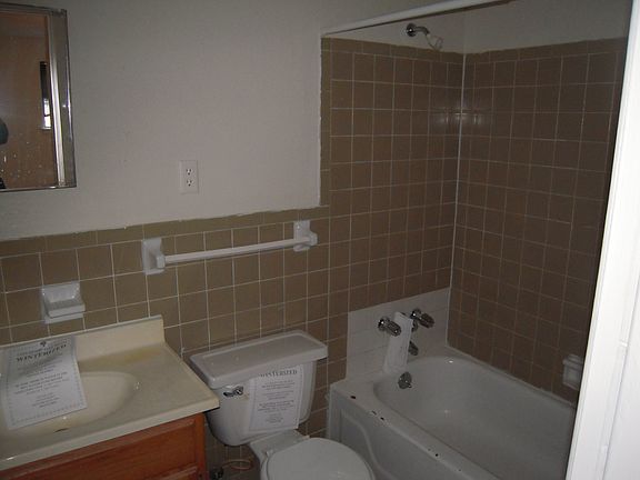 4th image of 3719 Firethorne Dr