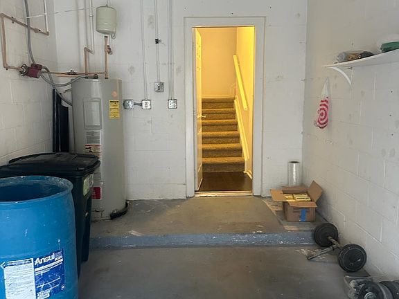 3rd image of 3863 Summer Grove Way N