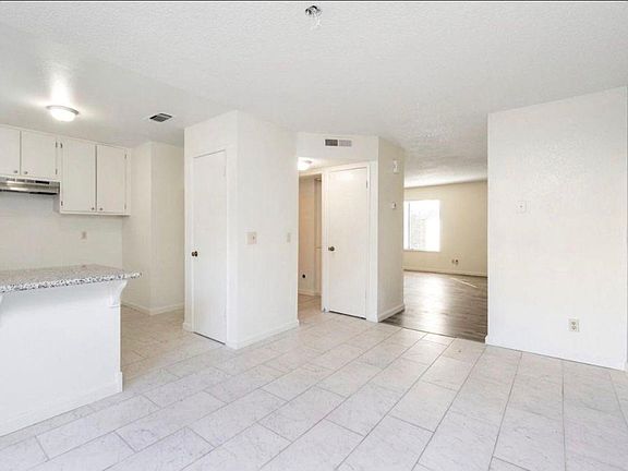 4th image of 4747 N Woodrow Ave Unit 122